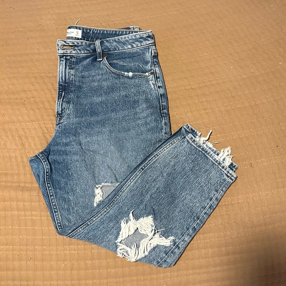 Abercrombie curve love mom jeans!